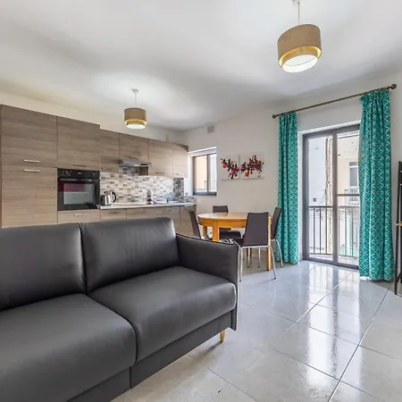 Spacious, One Bedroom In Paceville Apartment *