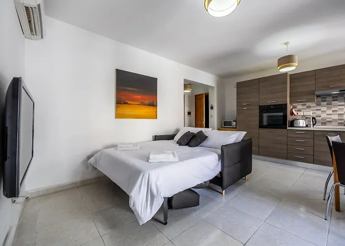 Spacious, One Bedroom In Paceville Saint Julian's